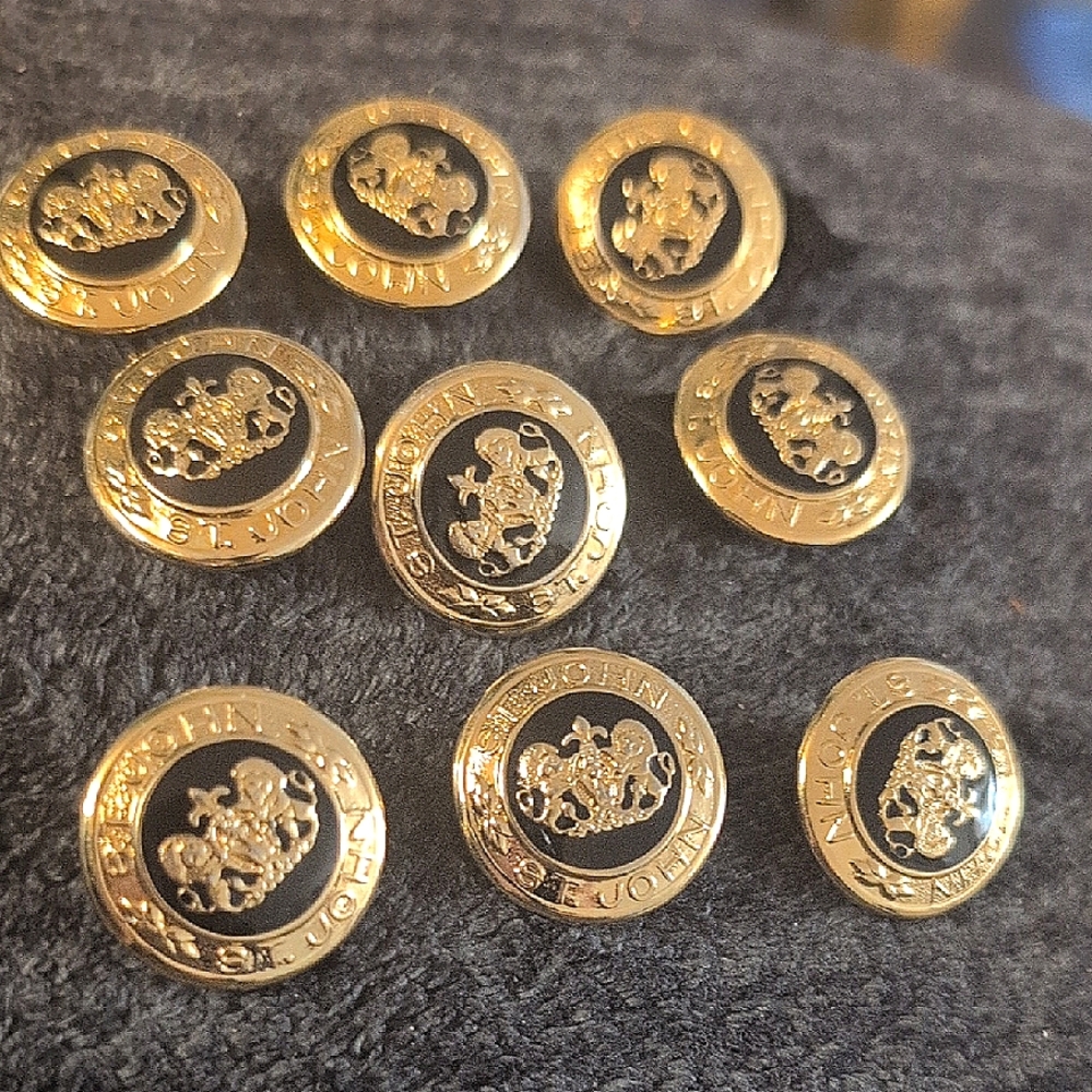9 VTG St John Shank Buttons